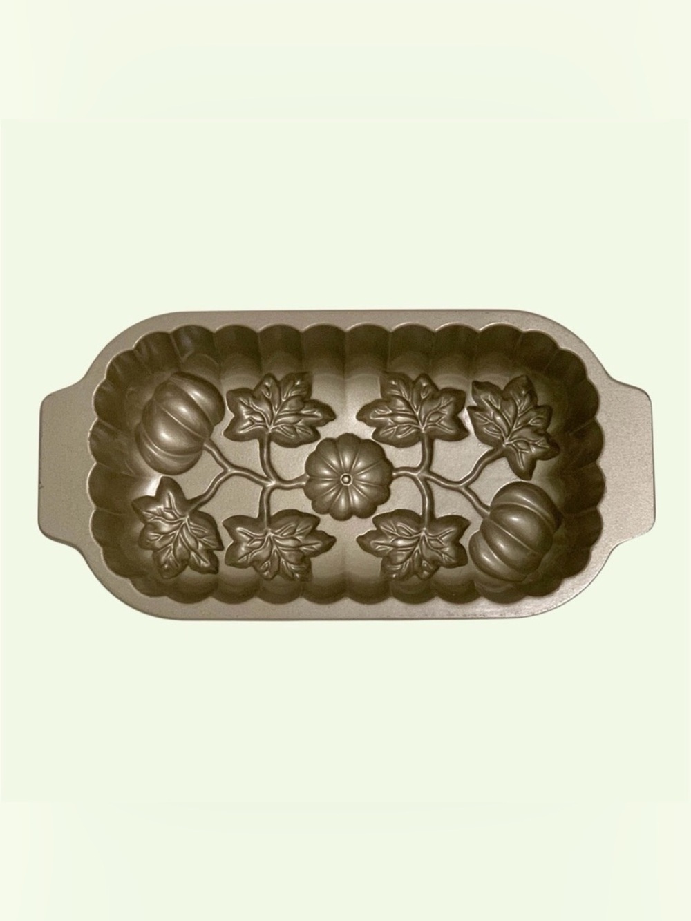 Nordic Ware Harvest Pumpkin Loaf Shimmery Light Gold 3D Baking Pan